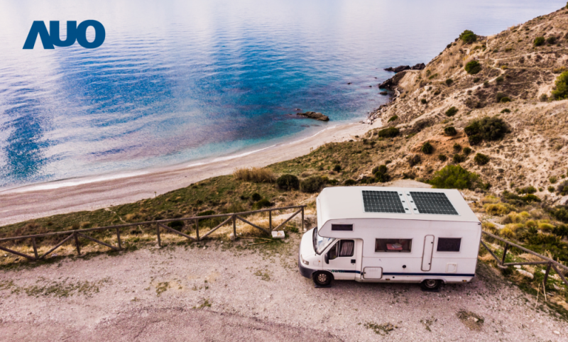 「可撓輕量化太陽光電板SunCurva」使用輕量特殊耐候型複合板取代傳統太陽能板的玻璃前板，不僅降低70%重量，每米平方僅3Kg；具有抗衝擊性能及通過電磁相容性測試，可應用於交通運輸工具，如露營車、遊艇等